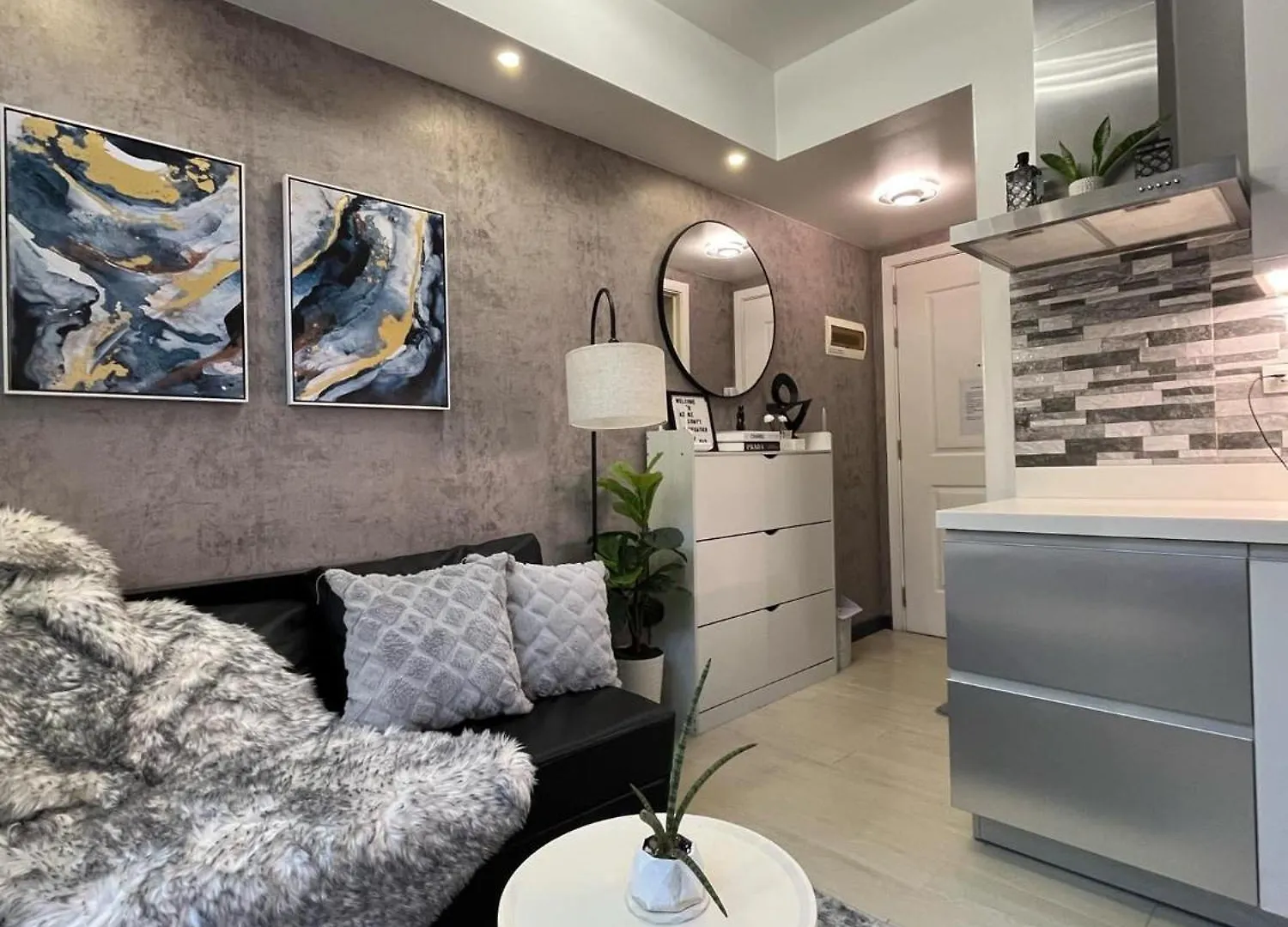 R&D Comfy Staycation Paranaque City